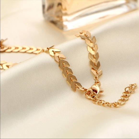 • Scarlett • Layered Herringbone Choker - Picture 3 of 4